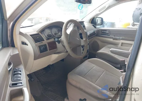 2010 Chrysler Town & Country New Lx z USA, uszkodzony, nr VIN 2A4RR2D16AR436882